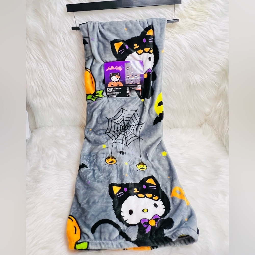 Hello Kitty Halloween Throw Blanket